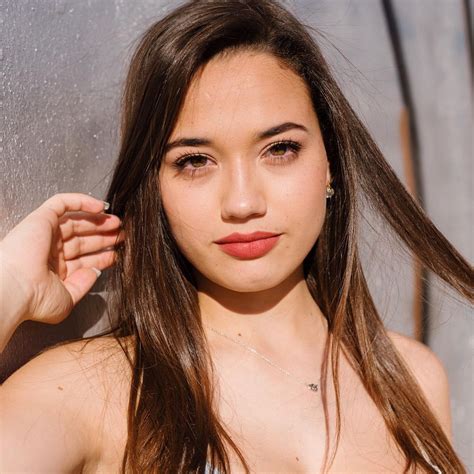 She finally started to upload adults contents showing off her big/huge boobs/tits of her. She well-known as voice actress who is known for the short lip-sync videos to popular music and film as well as television scenes. Sofia Gomez was born in the year 2002 on June 30th. She is 20 now, She will be 21 years old in December 2023.
